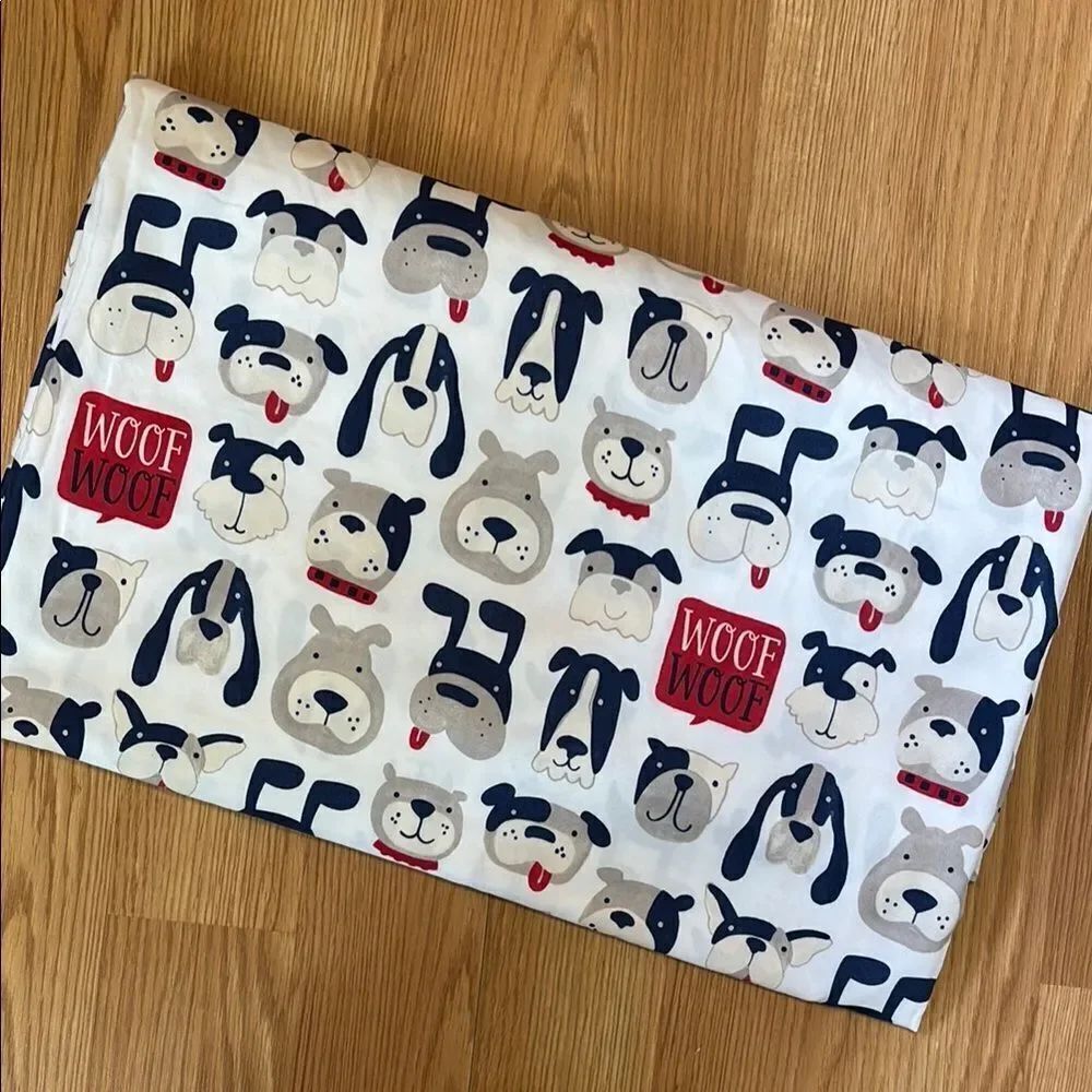Pillowfort Dog Print Sheet Set With Woof Woof Design